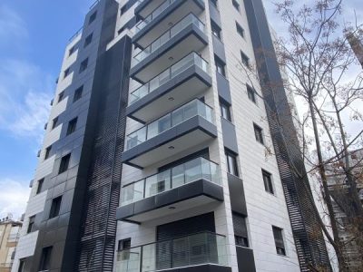 חיפוי אלומיניום 2 מ"מ בניין מגורים ,גבעתיים