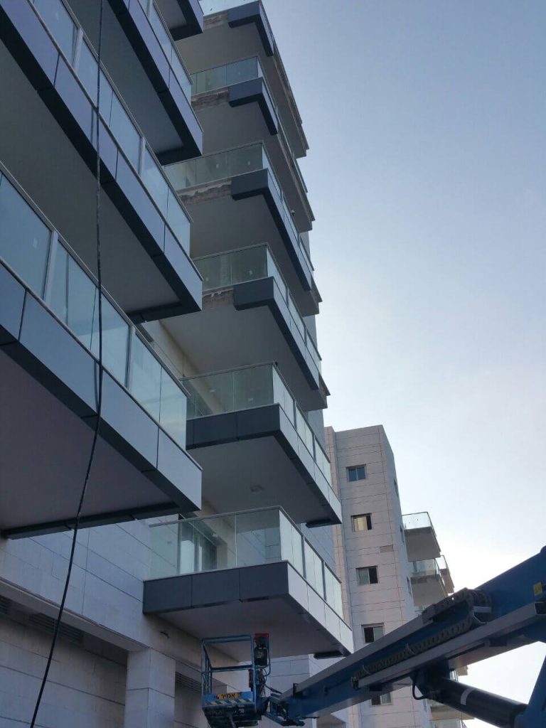 חיפוי אלומיניום 2 מ"מ בניין מגורים ,נס ציונה