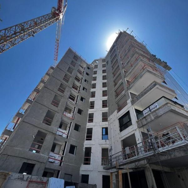 חיפוי אלומיניום 2 מ"מ בניין מגורים ,קריית אונו