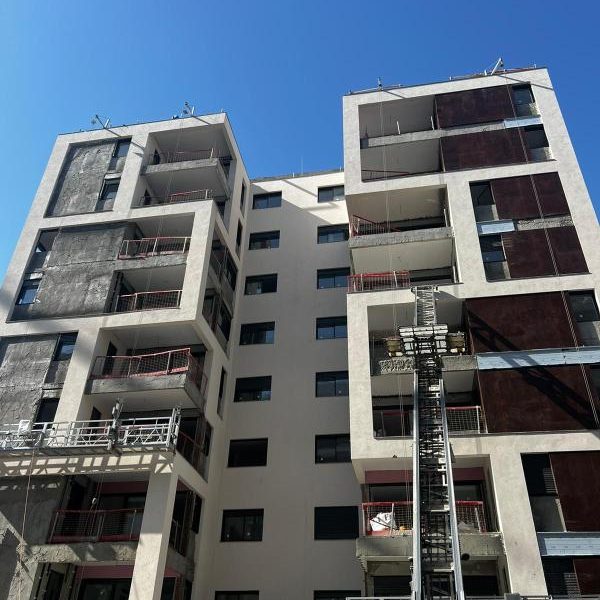 חיפוי אלומיניום 2 מ"מ בניין מגורים ,רמת גן