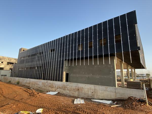 חיפוי אלומיניום 2 מ"מ בניין משרדים ,כפר סבא