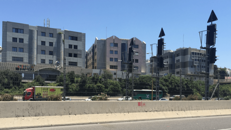 חיפוי אלומיניום 2 מ"מ בניין משרדים ,תל אביב