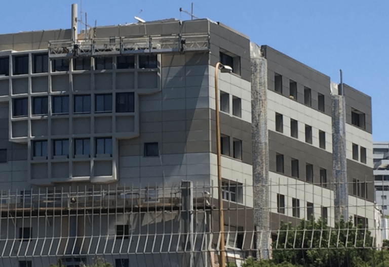 חיפוי אלומיניום 2 מ"מ בניין משרדים ,תל אביב