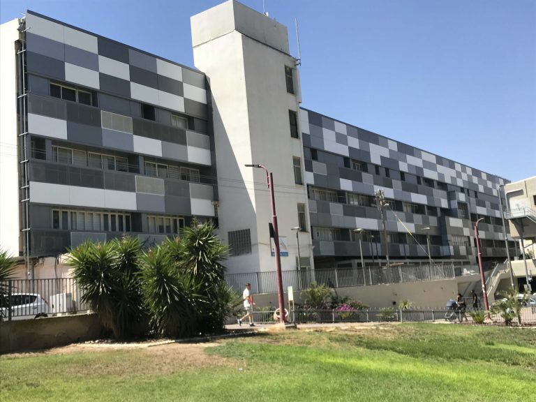 חיפוי אלומיניום 2 מ"מ מבנה עירייה ,דימונה